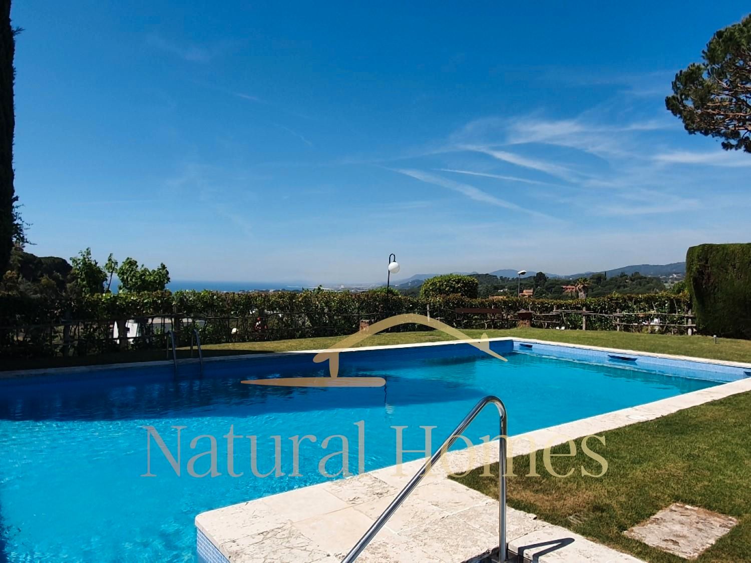 Piscina de Casa o xalet de lloguer en Caldes d'Estrac amb Jardí privat, Terrassa i Moblat