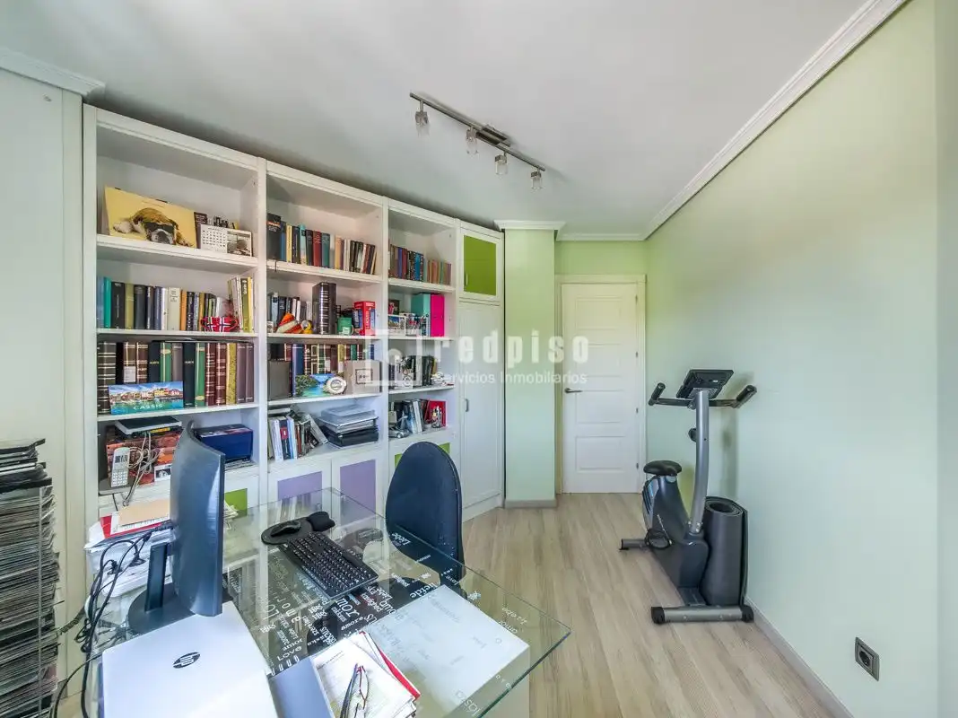 Piso en venta en Alcorcón con Calefacción, Jardín privado y Trastero