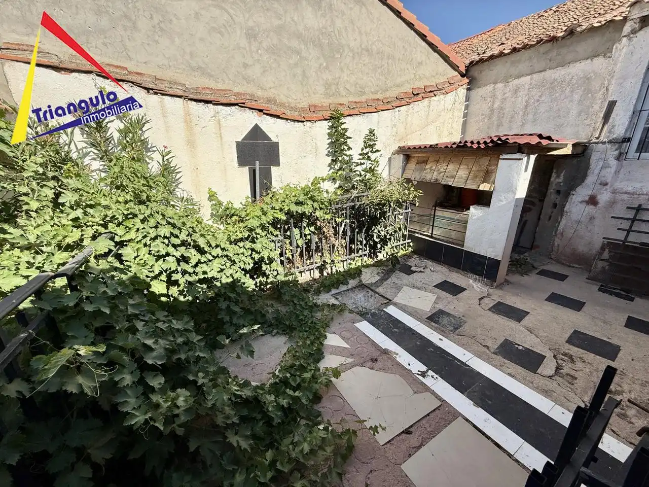 Terrassa de Casa o xalet en venda en Añe amb Calefacció