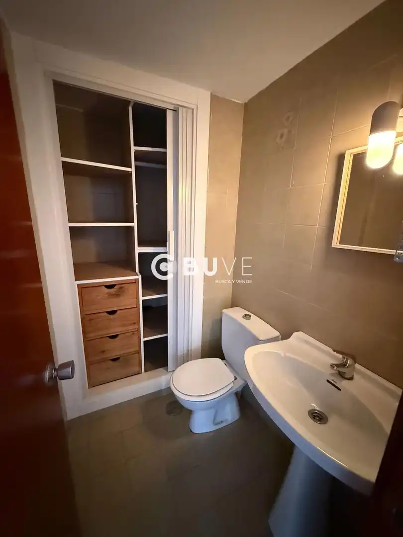 Baño de Piso en venta en Chipiona con Aire acondicionado, Terraza y Alarma