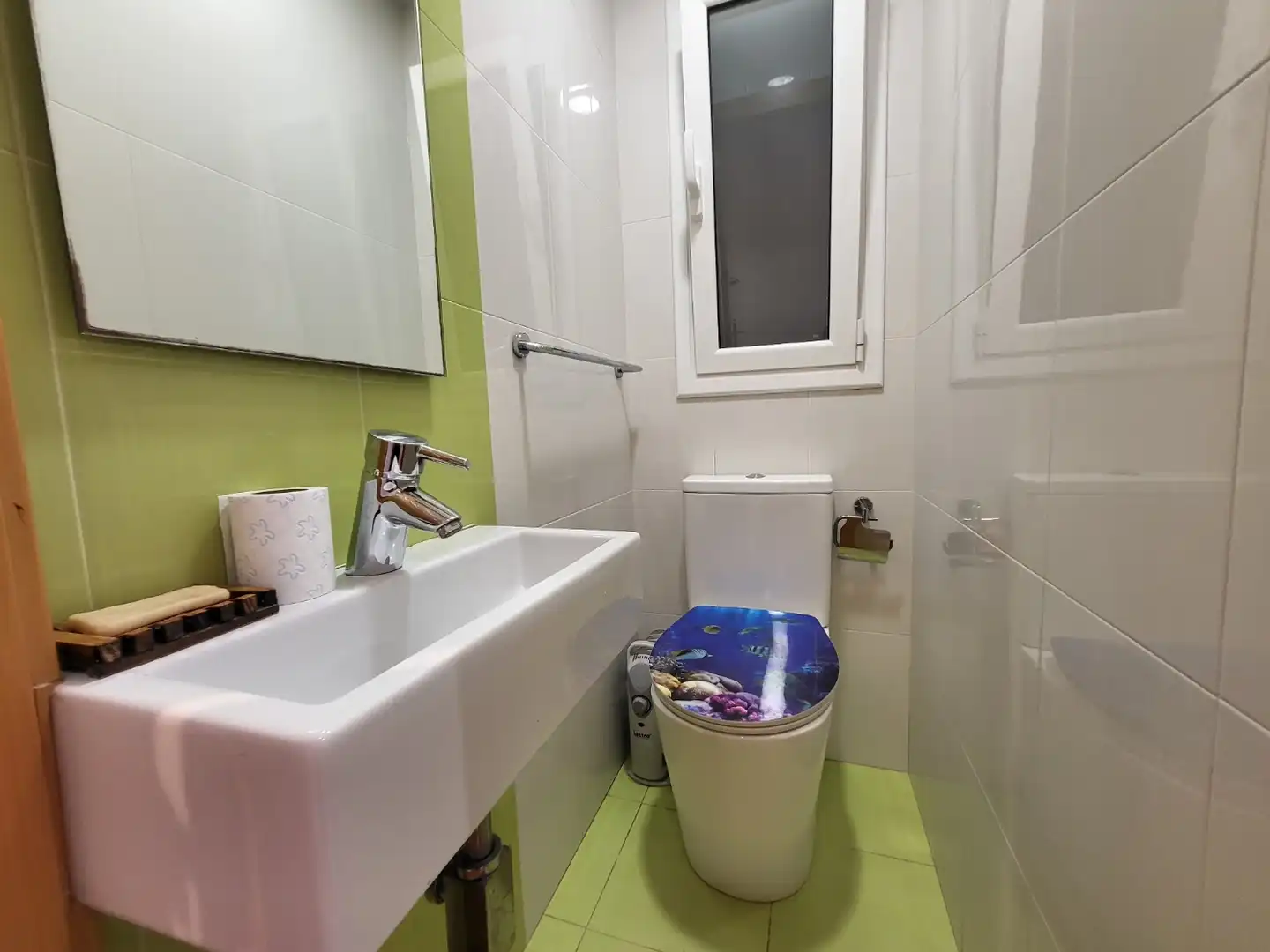 Baño de Piso de alquiler en Castelldefels con Aire acondicionado, Calefacción y Parquet