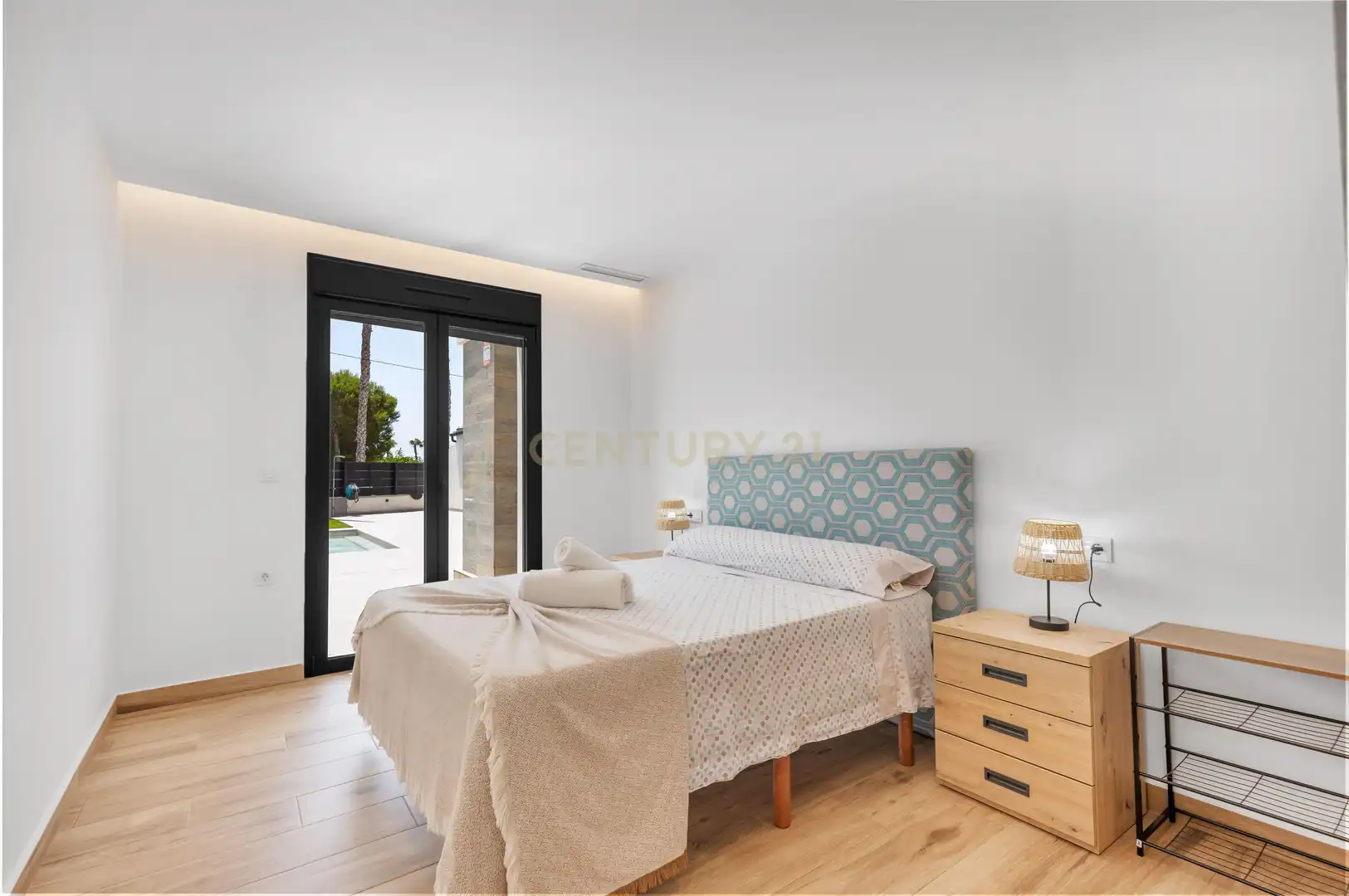 Dormitori de Casa o xalet en venda en Catral amb Aire condicionat, Jardí privat i Piscina
