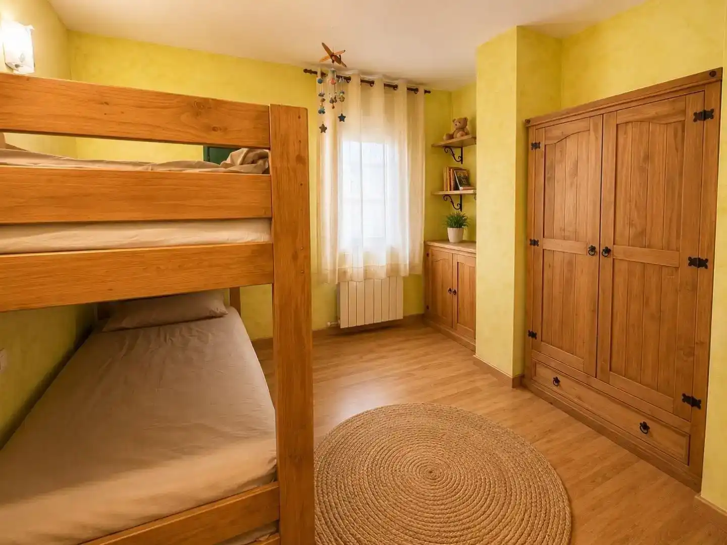 Dormitori de Dúplex en venda en Prades amb Parquet, Traster i Moblat
