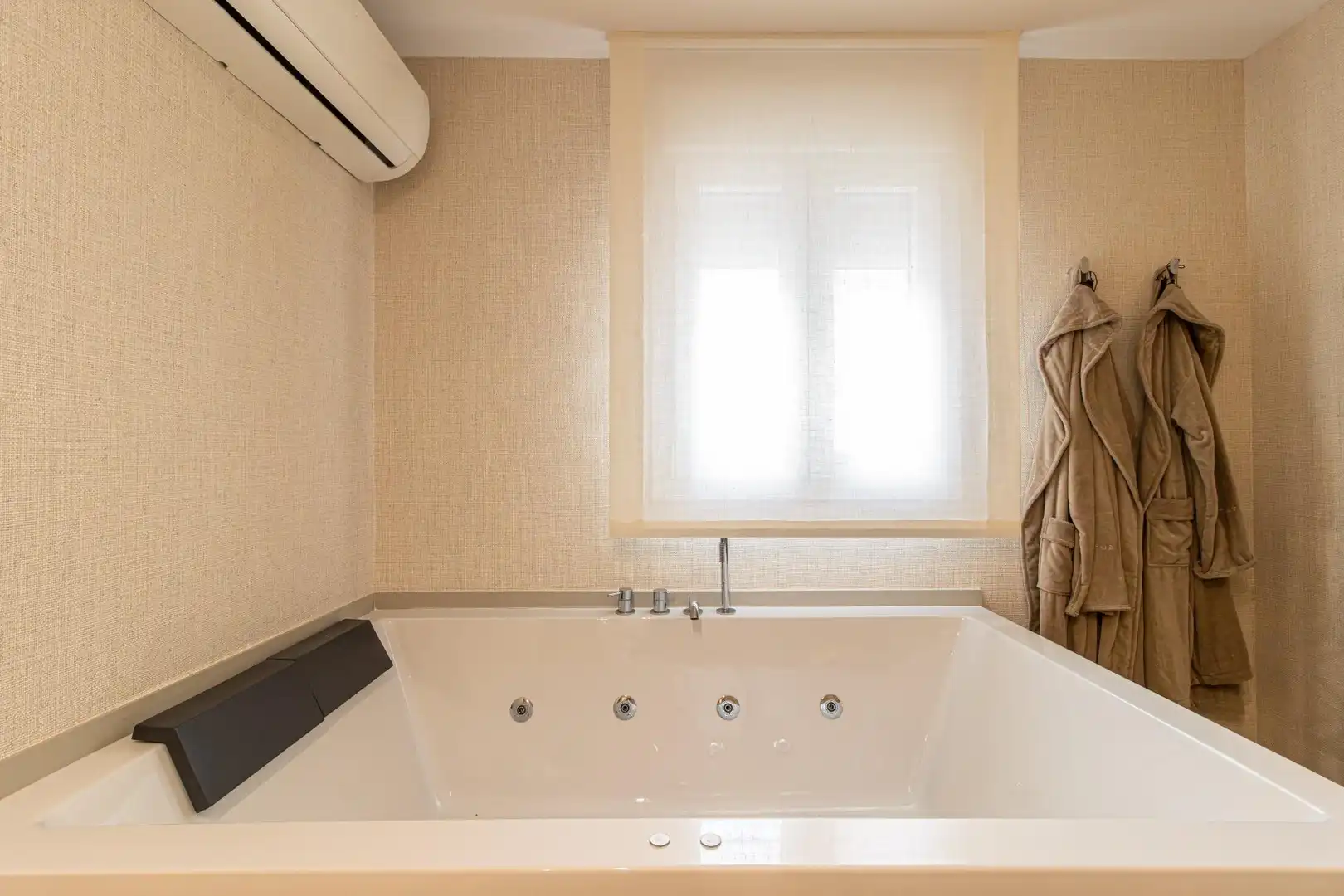 Bany de Dúplex en venda en Jerez de la Frontera amb Aire condicionat, Calefacció i Jacuzzi