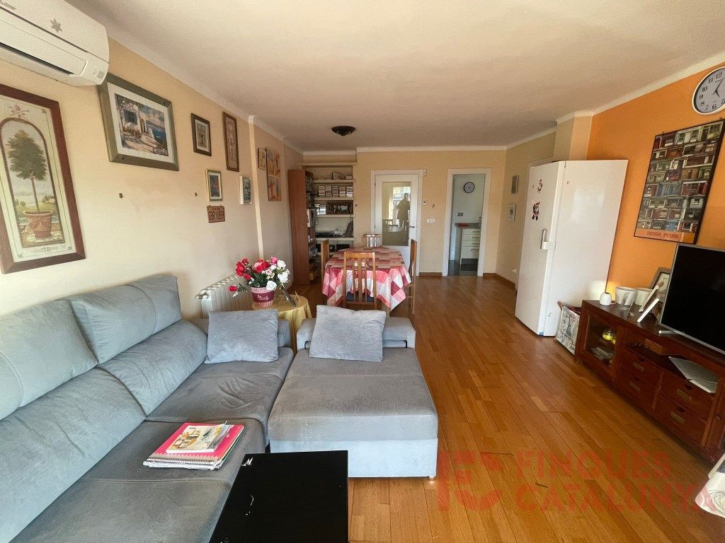 Sala de estar de Piso en venta en Girona Capital con Aire acondicionado, Calefacción y Balcón