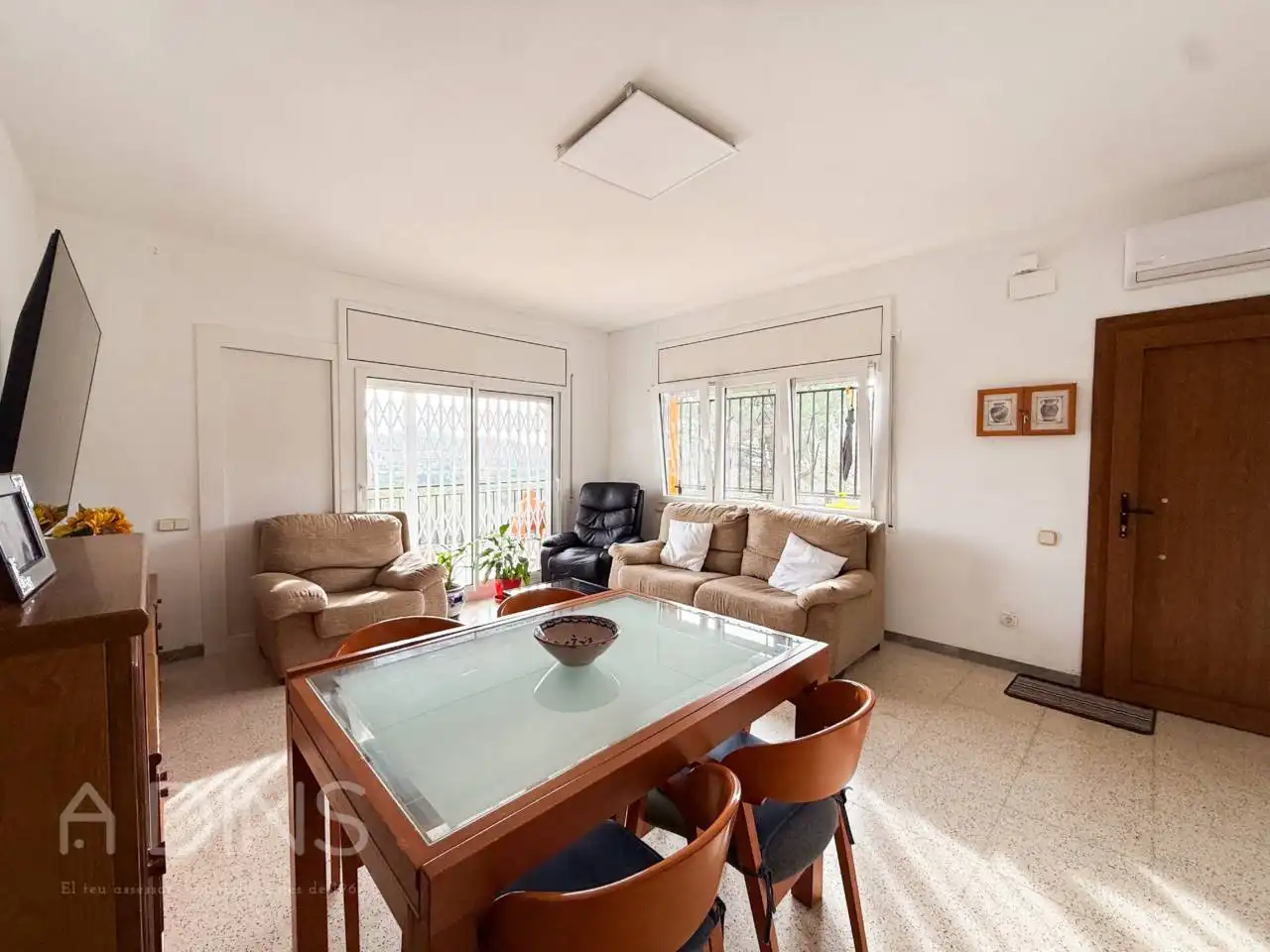 Sala d'estar de Casa o xalet en venda en Caldes de Montbui, Barcelona
