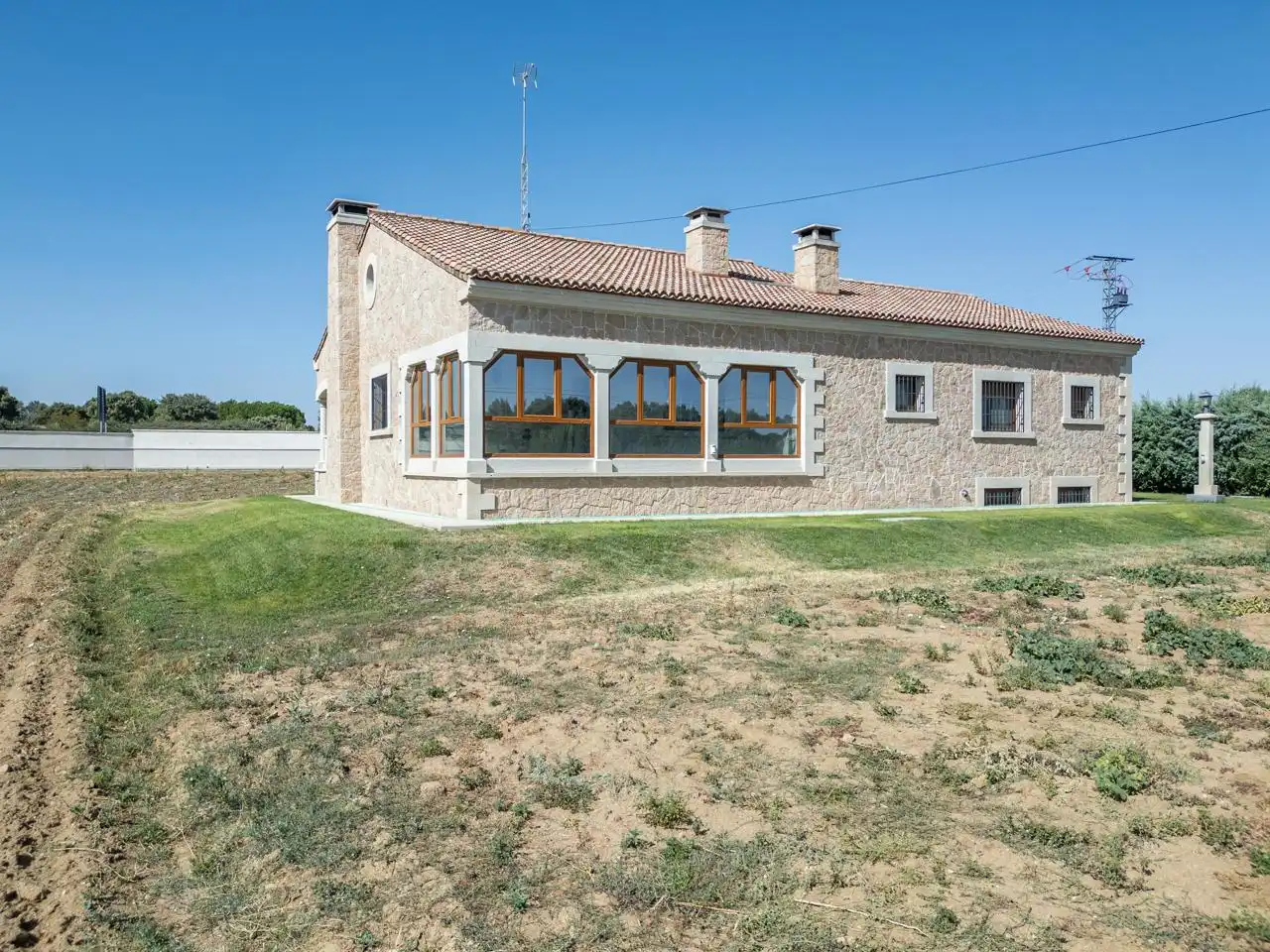 Vista exterior de Casa o chalet en venta en Cardeñosa con Calefacción, Jardín privado y Terraza