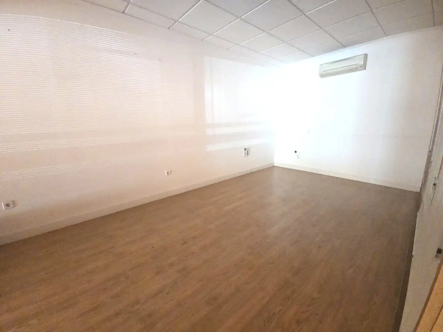 Local en venta en Marbella con Aire acondicionado, Parquet y Alarma