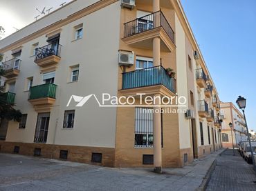 Pis amb balcó en venda a Calle Guadalete 10