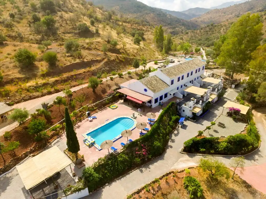 Casa rústica con piscina en venta en Guaro, imagen 3