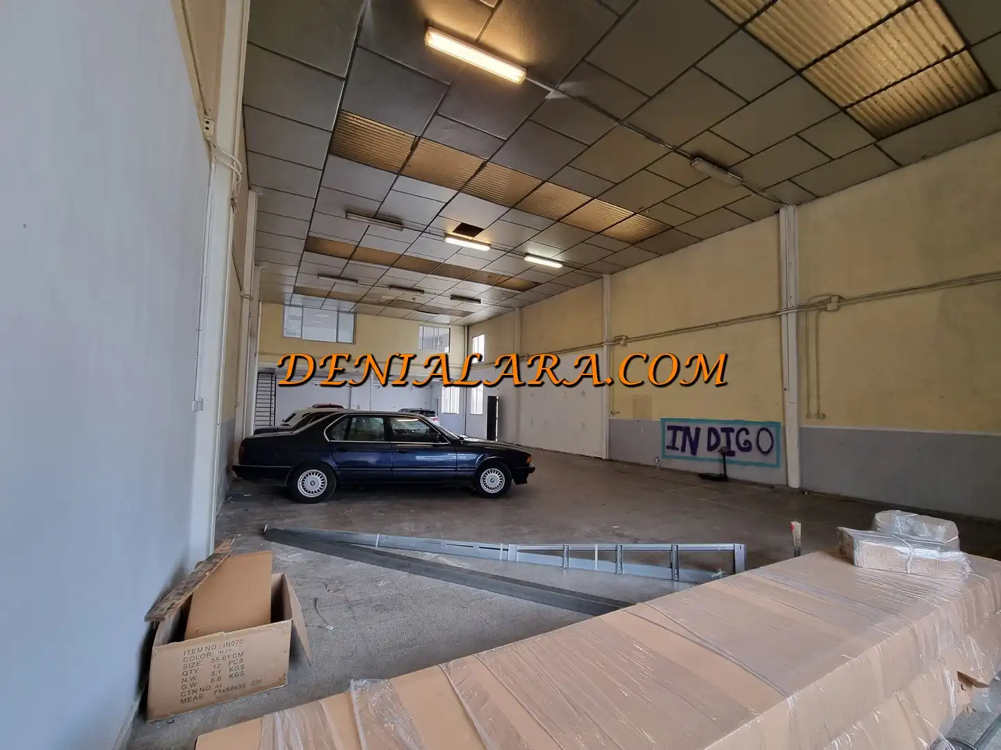 Parkplatz von Fabrikhallen zur Miete in Ondara