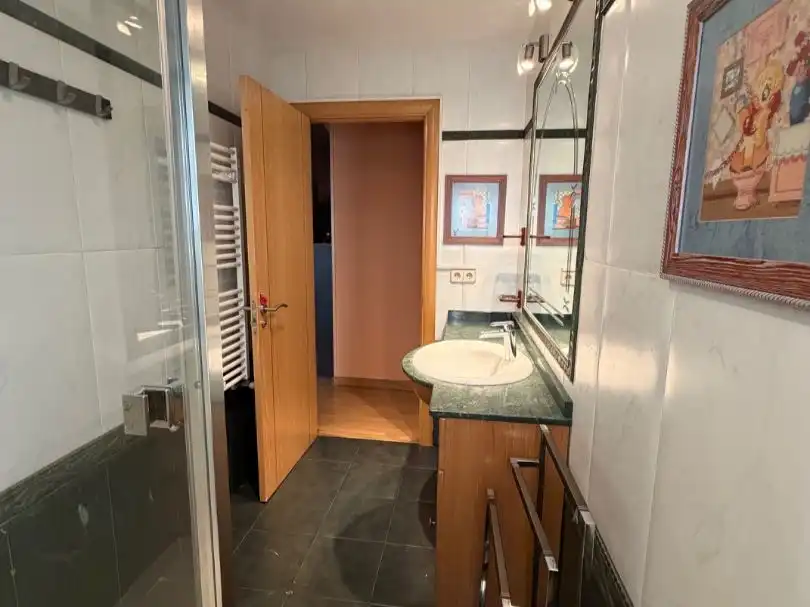 Bany de Pis en venda en El Molar (Madrid) amb Aire condicionat, Terrassa i Balcó