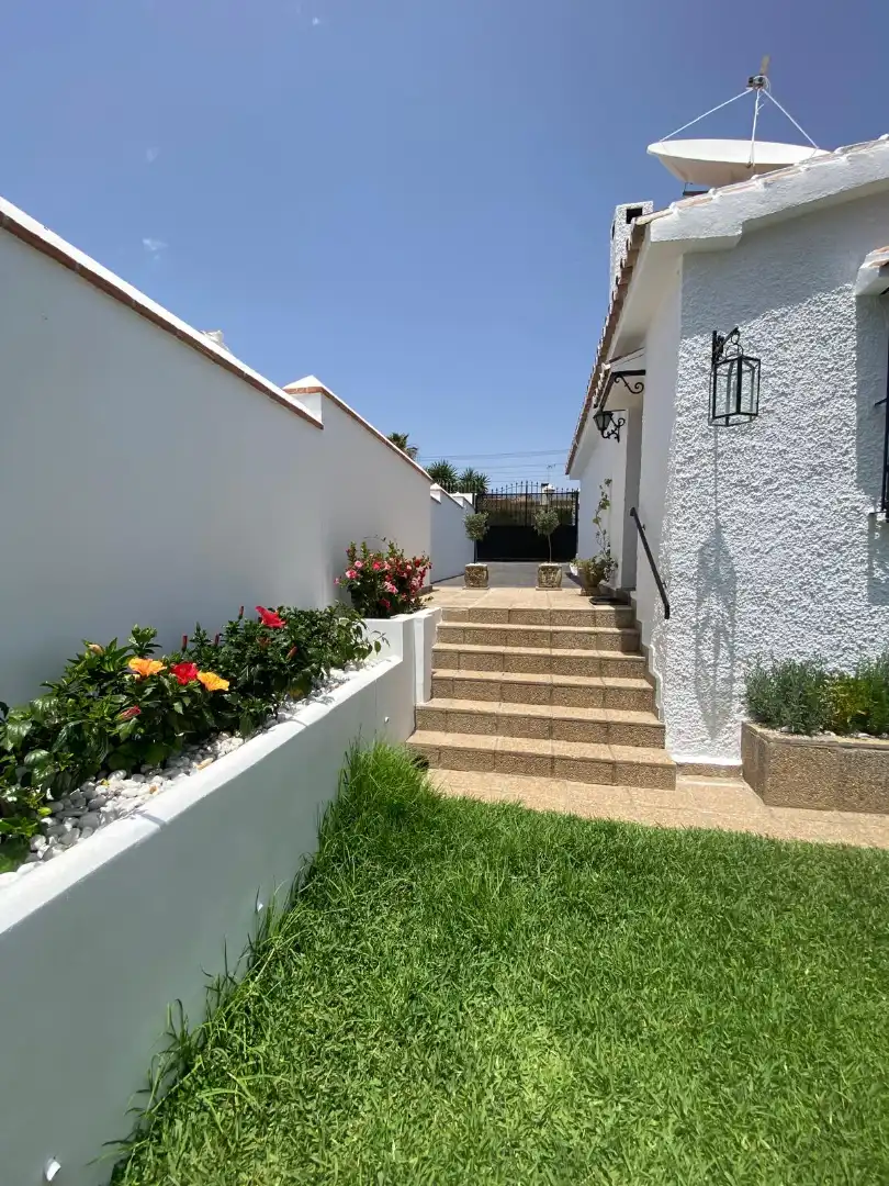 Houses for sale in Fuengirola  with Air Conditioner, Private garden and Swimming Pool