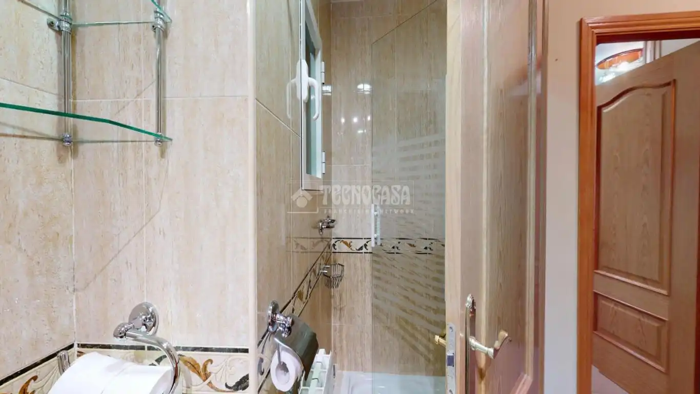 Baño de Piso en venta en Madrid con Aire acondicionado y Calefacción