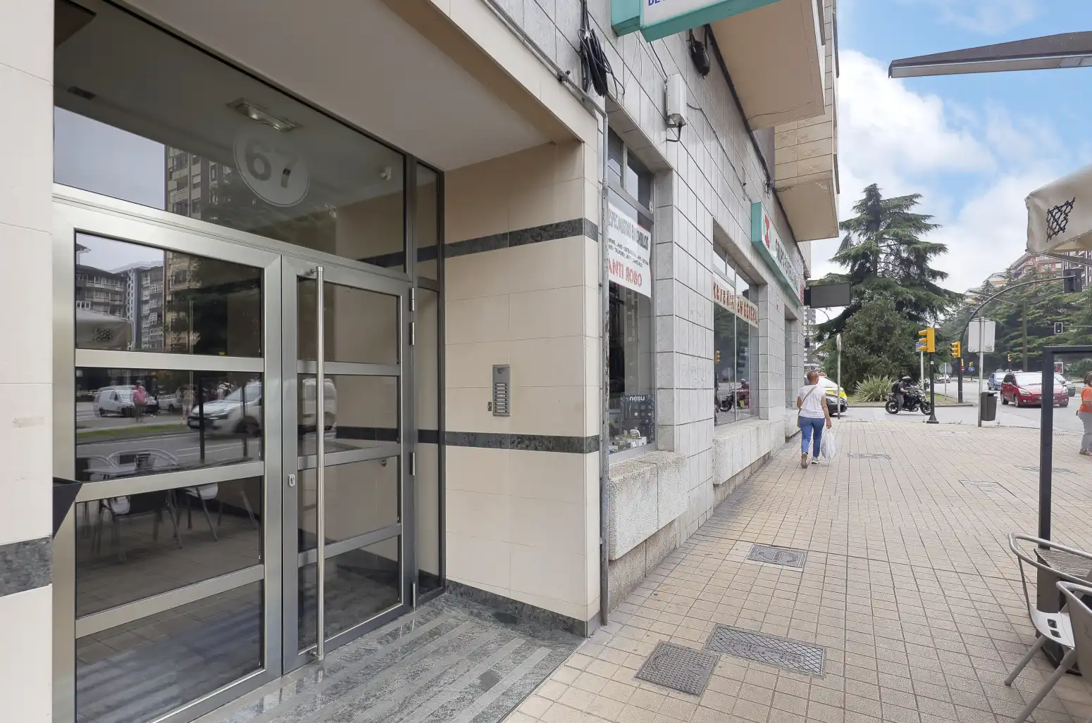 Vista exterior de Piso en venta en Gijón  con Calefacción y Parquet