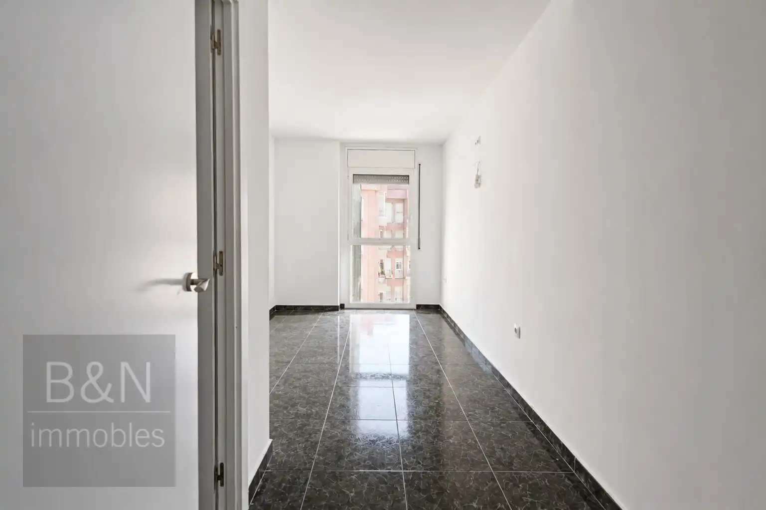 Piso en venta en Terrassa con Balcón