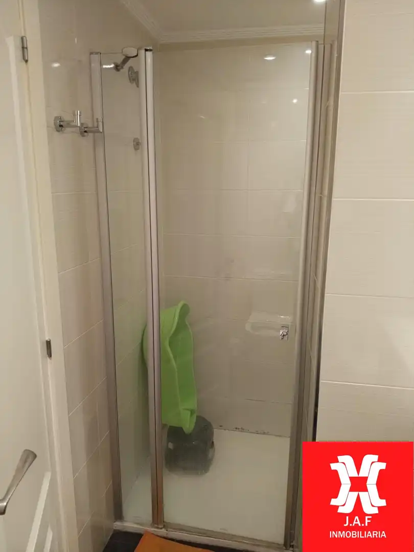Baño de Piso en venta en Valencia con Aire acondicionado y Balcón