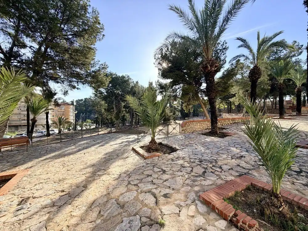 Vista exterior de Apartament en venda en Elche / Elx amb Traster i Moblat