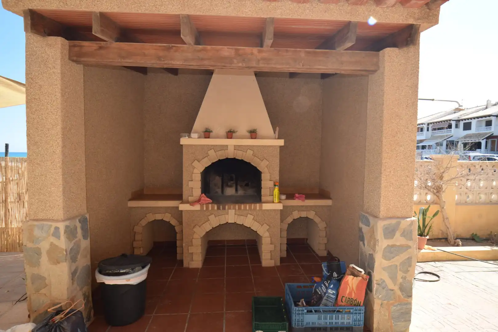Cuina de Casa o xalet en venda en Guardamar del Segura amb Aire condicionat, Terrassa i Traster