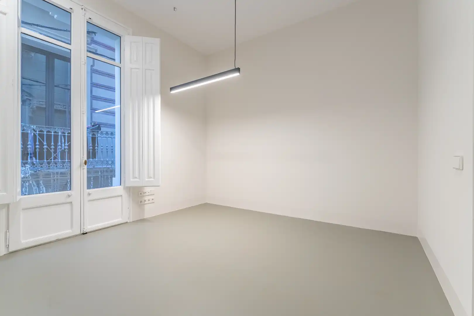 Schlafzimmer von Büro zur Miete in Reus mit Klimaanlage, Heizung und Balkon
