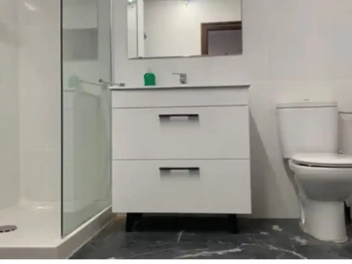 Badezimmer von Wohnung zur Miete in León Capital 