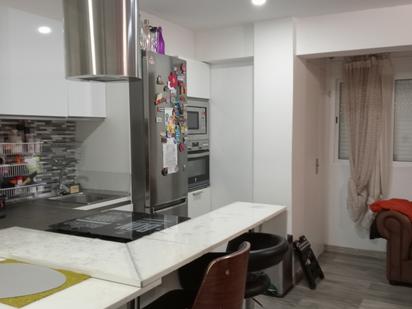 Kitchen of Flat for sale in  Valencia Capital  with Air Conditioner, Parquet flooring and Furnished