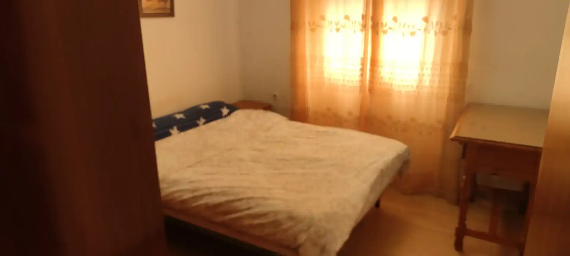 Schlafzimmer von Wohnung zur Miete in Sevilla mit Balkon