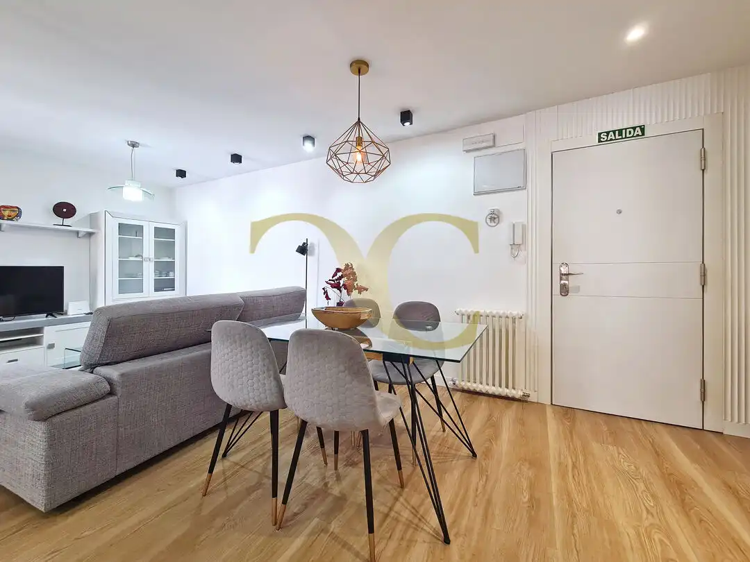 Esszimmer von Wohnung zur Miete in Oviedo  mit Heizung, Terrasse und Möbliert