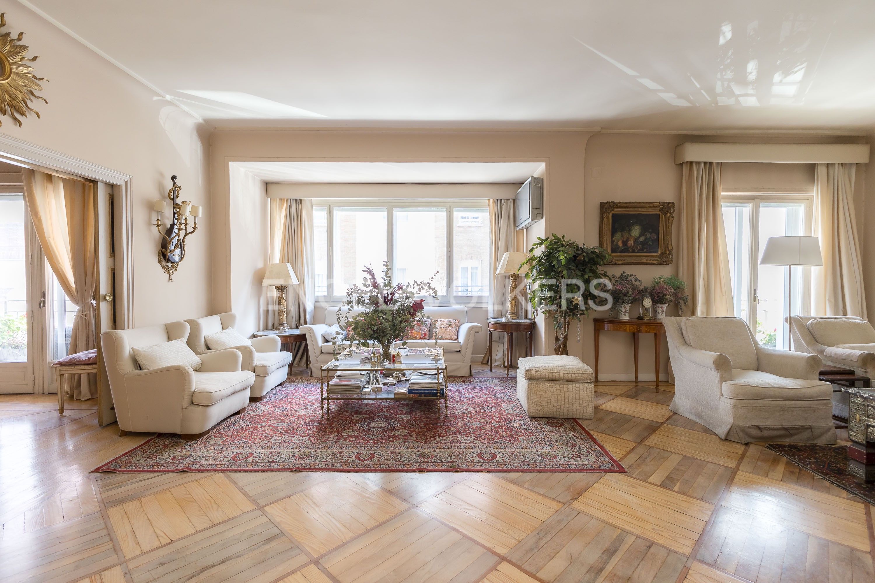 Living room of Apartment for sale in  Madrid Capital  with Air Conditioner, Heating and Terrace
