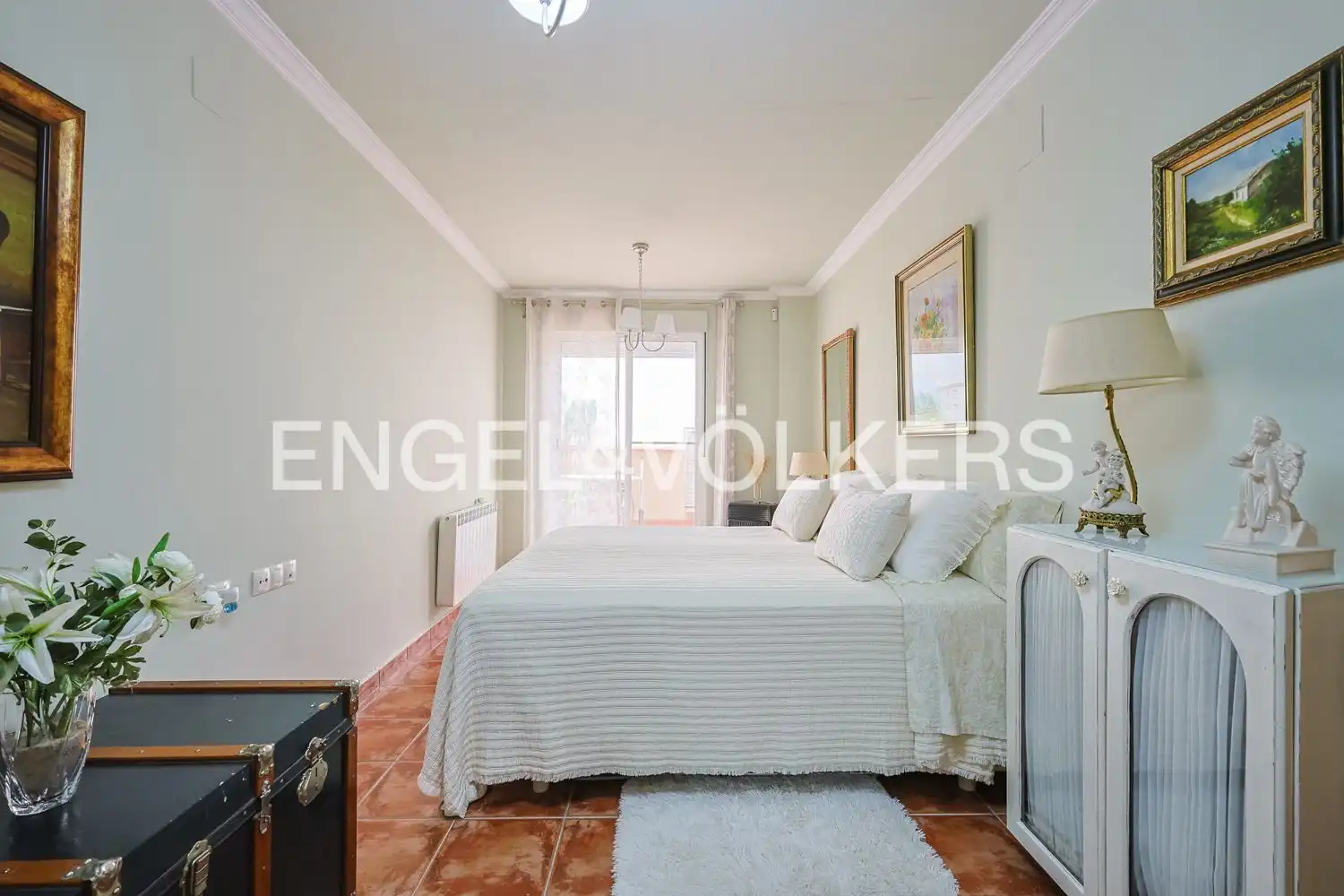 Habitación de Piso en venta en Navajas con Calefacción, Terraza y Amueblado