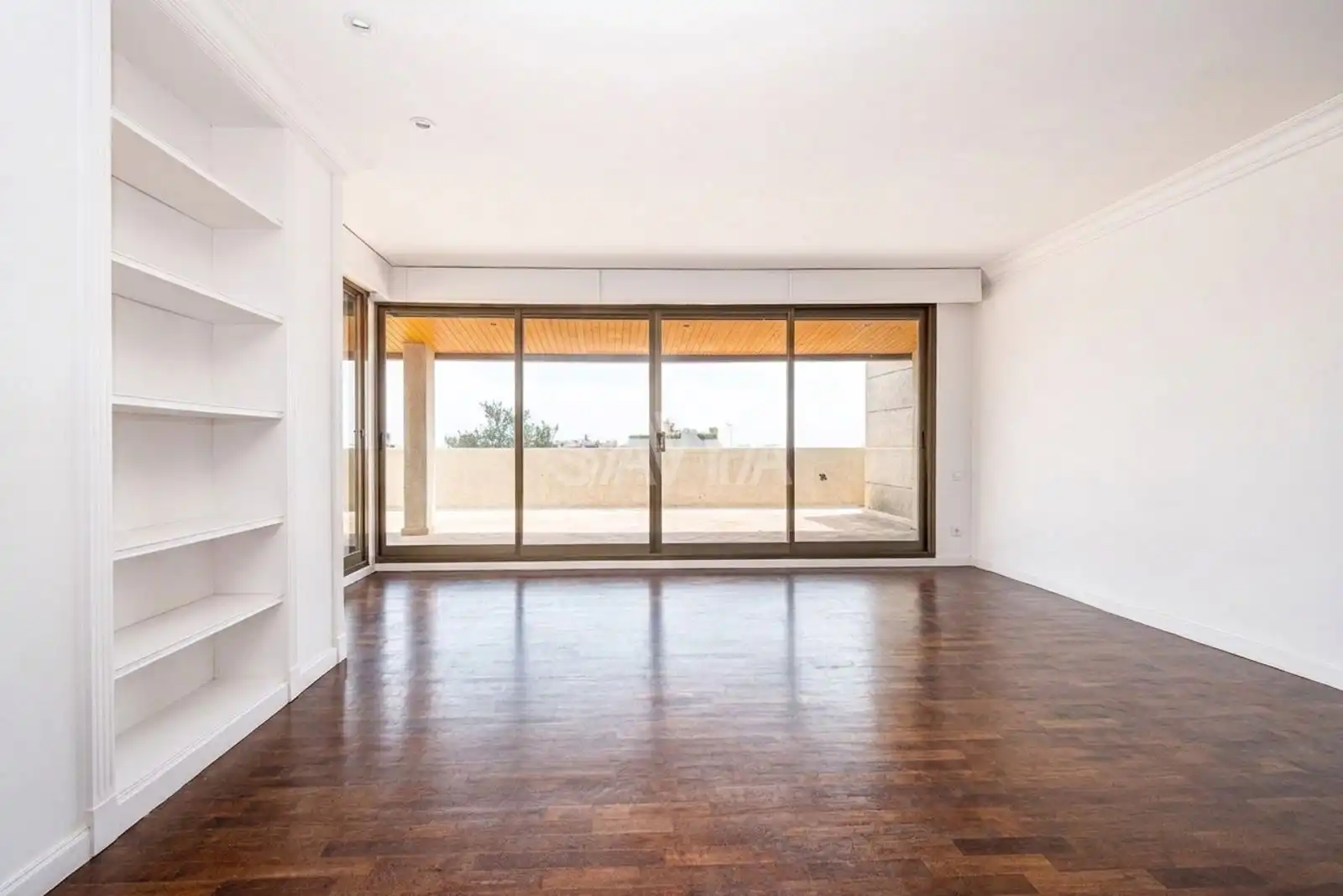 Wohnzimmer von Dachboden zur Miete in Barcelona mit Klimaanlage, Heizung und Terrasse