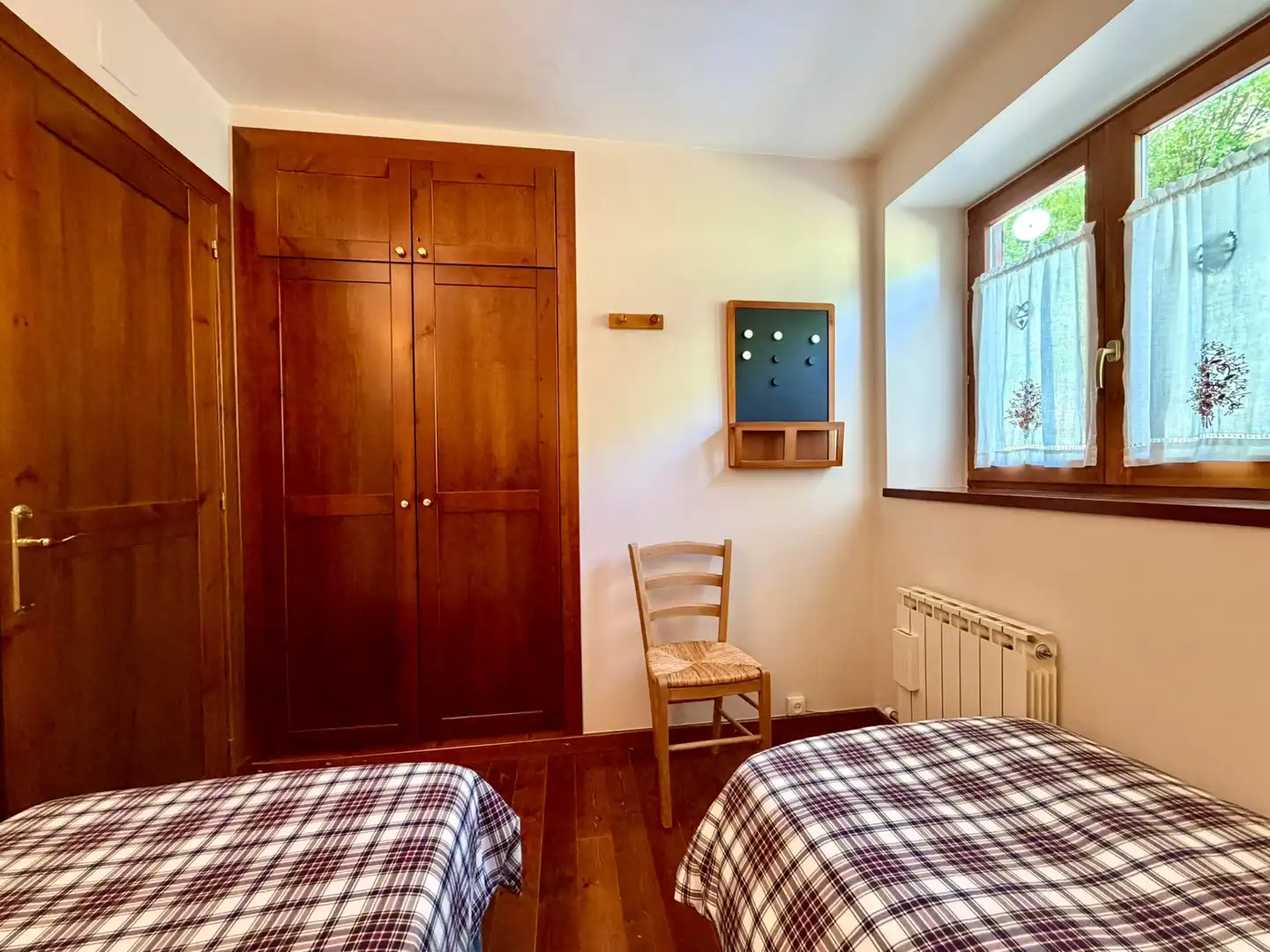 Habitación de Piso en venta en Naut Aran con Calefacción, Parquet y Terraza