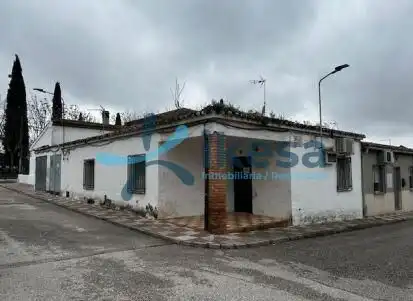 Vista exterior de Local en venda en Espeluy