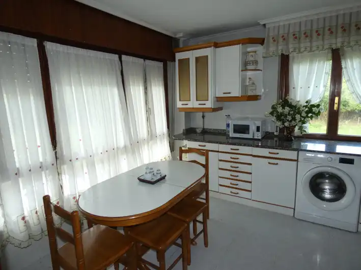 Küche von Haus oder Chalet zum Verkauf in Bárcena de Cicero mit Heizung, Privatgarten und Möbliert