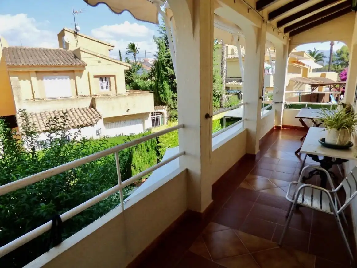 Casa aparellada amb piscina en venda a Rincón de Loix, imagen 6
