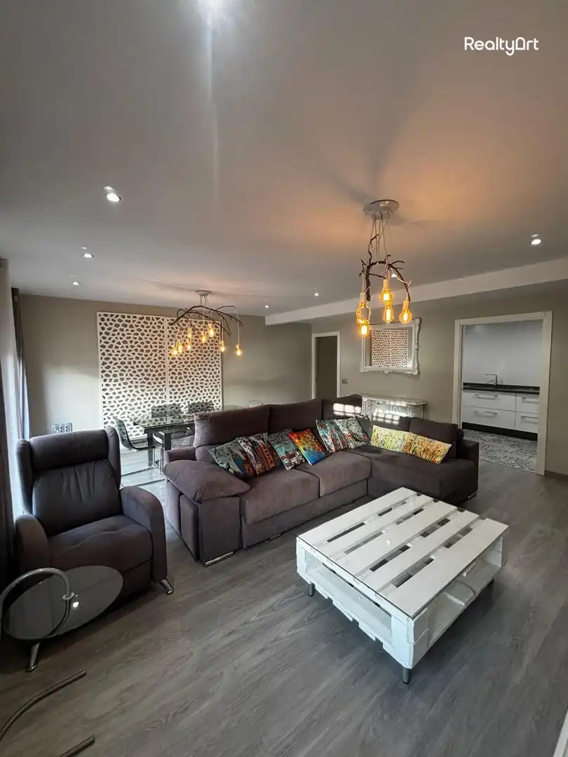 Living room of Flat for sale in Sevilla  with Air Conditioner, Heating and Terrace