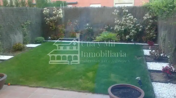 Jardín de Casa o chalet en venta en Doñinos de Salamanca con Calefacción, Terraza y Trastero