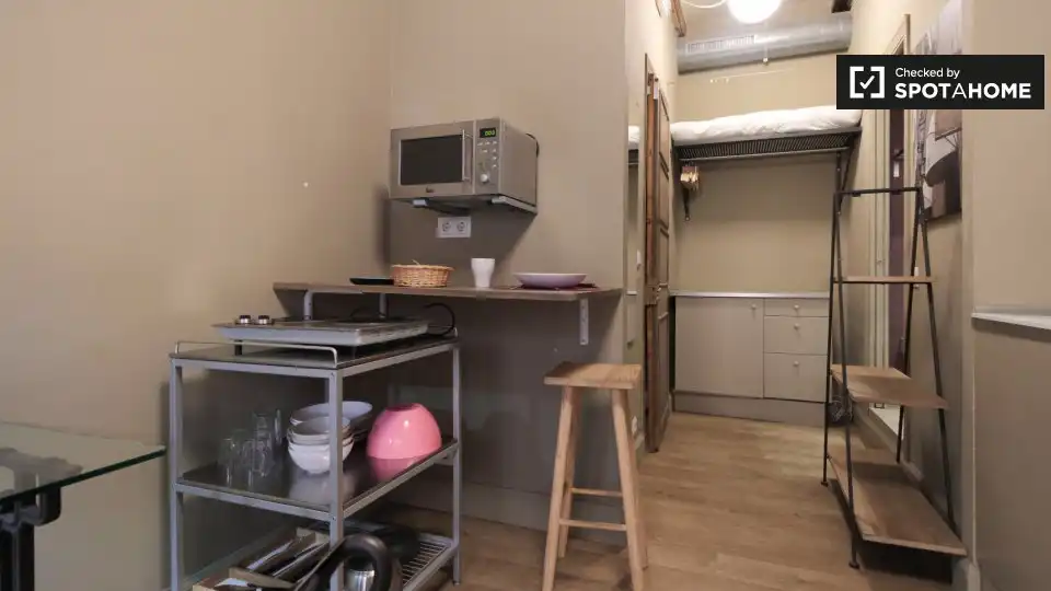 Habitació a Sant Pere, Sta. Caterina i la Ribera
