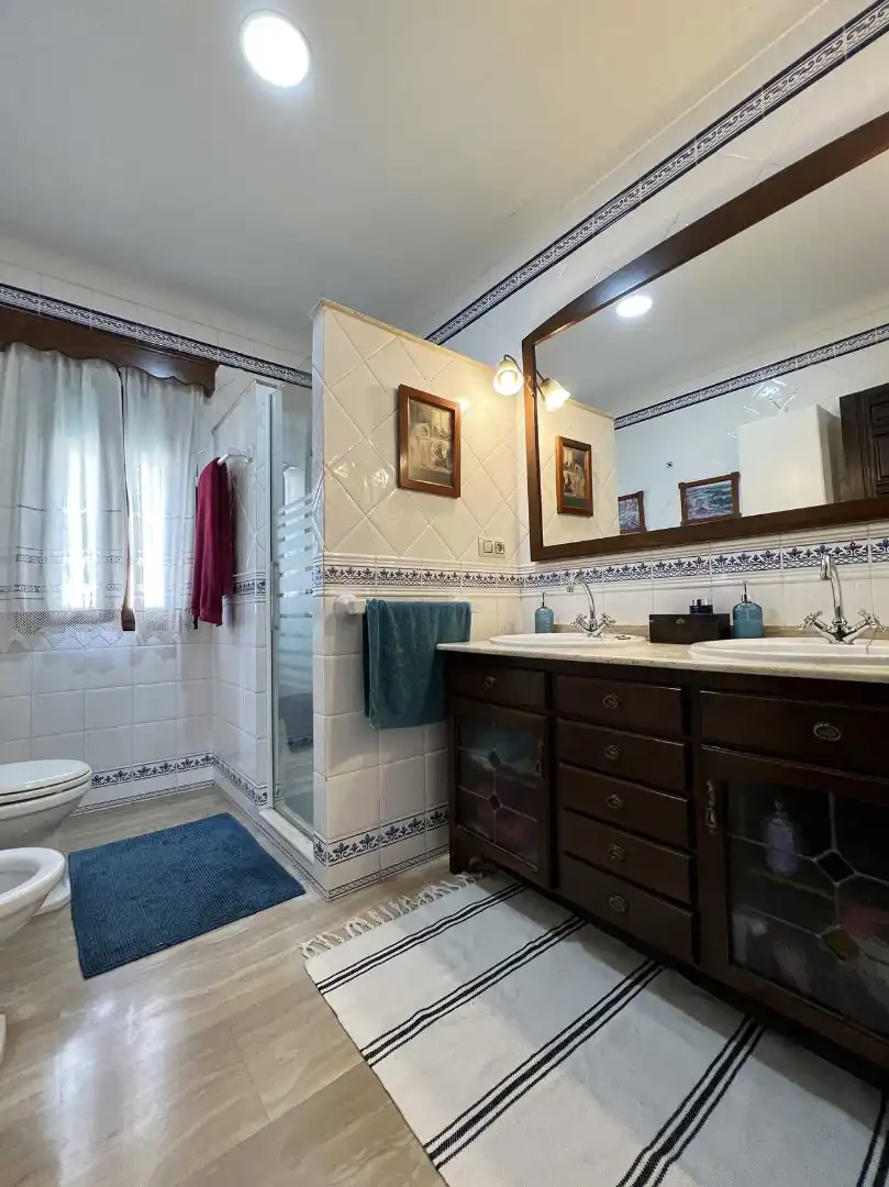 Bathroom of Houses for sale in Estepa  with Air Conditioner, Terrace and Storage room