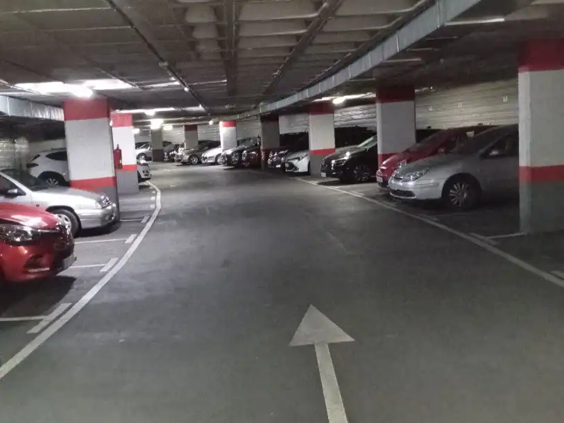 Parkplatz von Garage zum Verkauf in Leganés