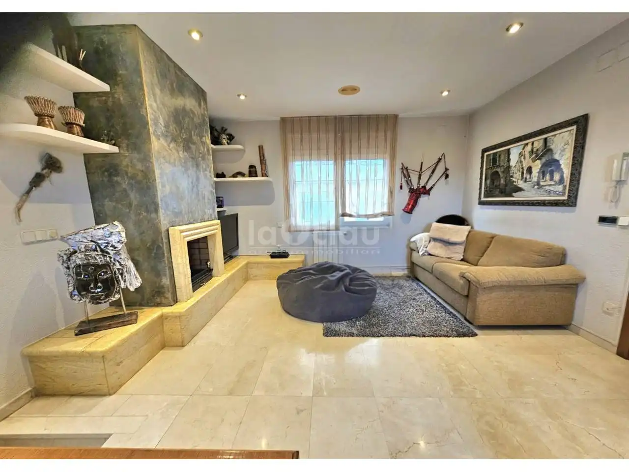 Sala de estar de Casa adosada en venta en Vic con Calefacción y Terraza