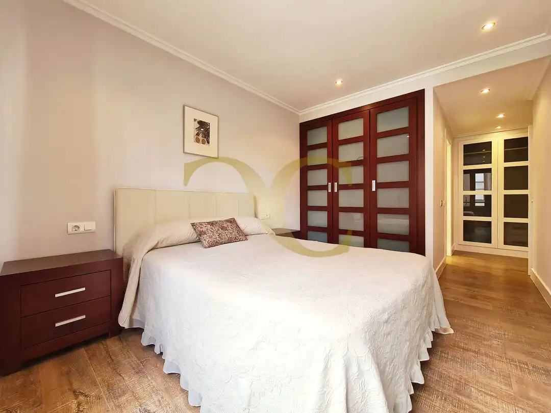 Habitación de Piso en venta en Gijón  con Calefacción, Jardín privado y Terraza