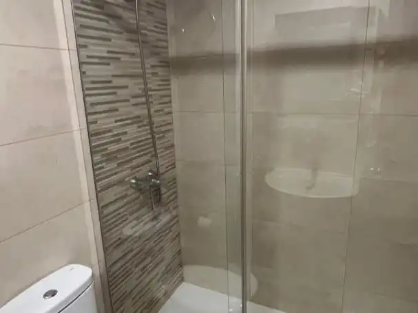 Baño de Piso de alquiler en Genil