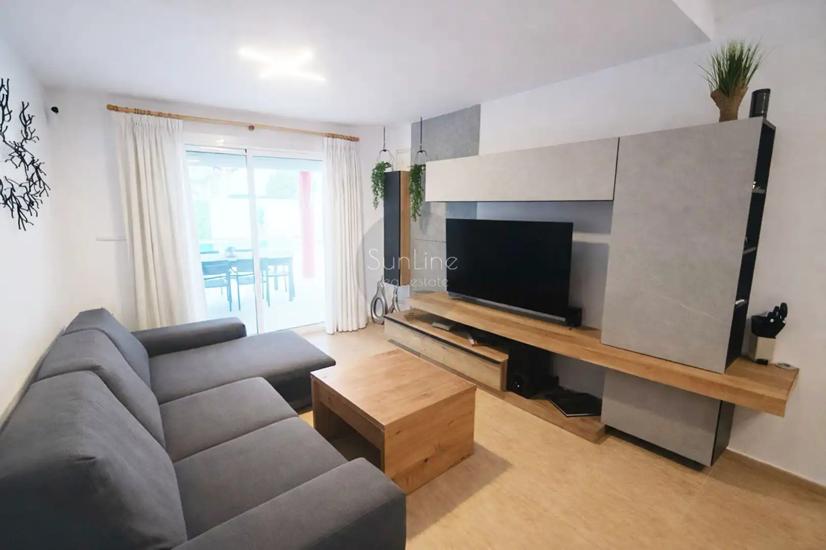 Living room of Houses for sale in La Pobla de Vallbona  with Air Conditioner, Private garden and Terrace