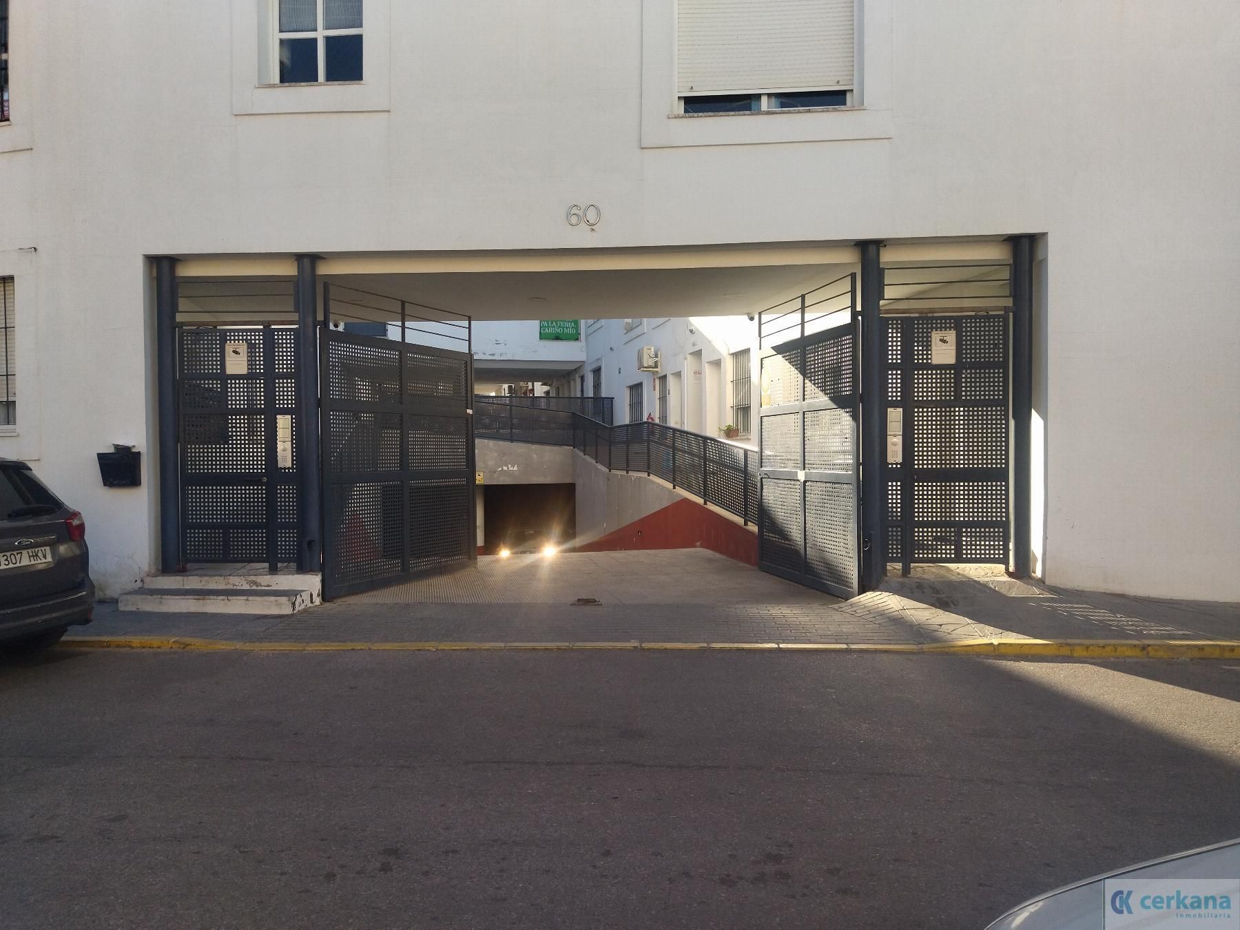 Aparcament de Estudi en venda en Sanlúcar la Mayor amb Aire condicionat i Traster