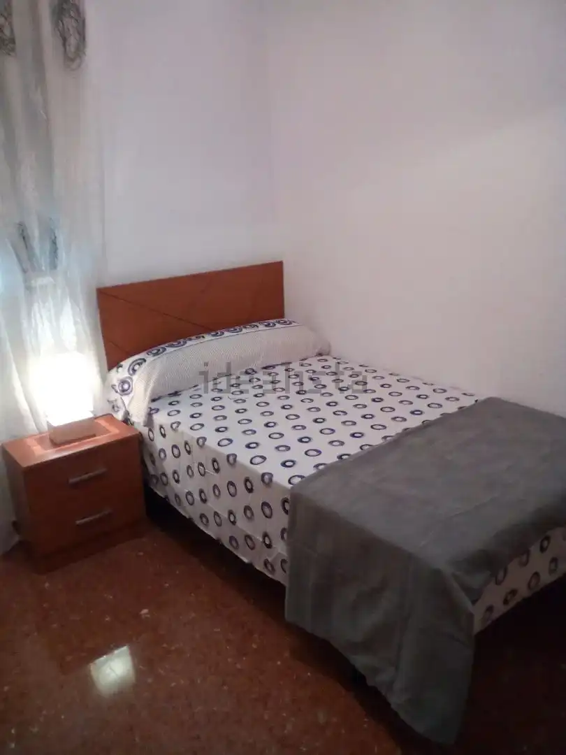 Bedroom of Flat for rent in Granada  with Furnished, Washing machine and Balcony