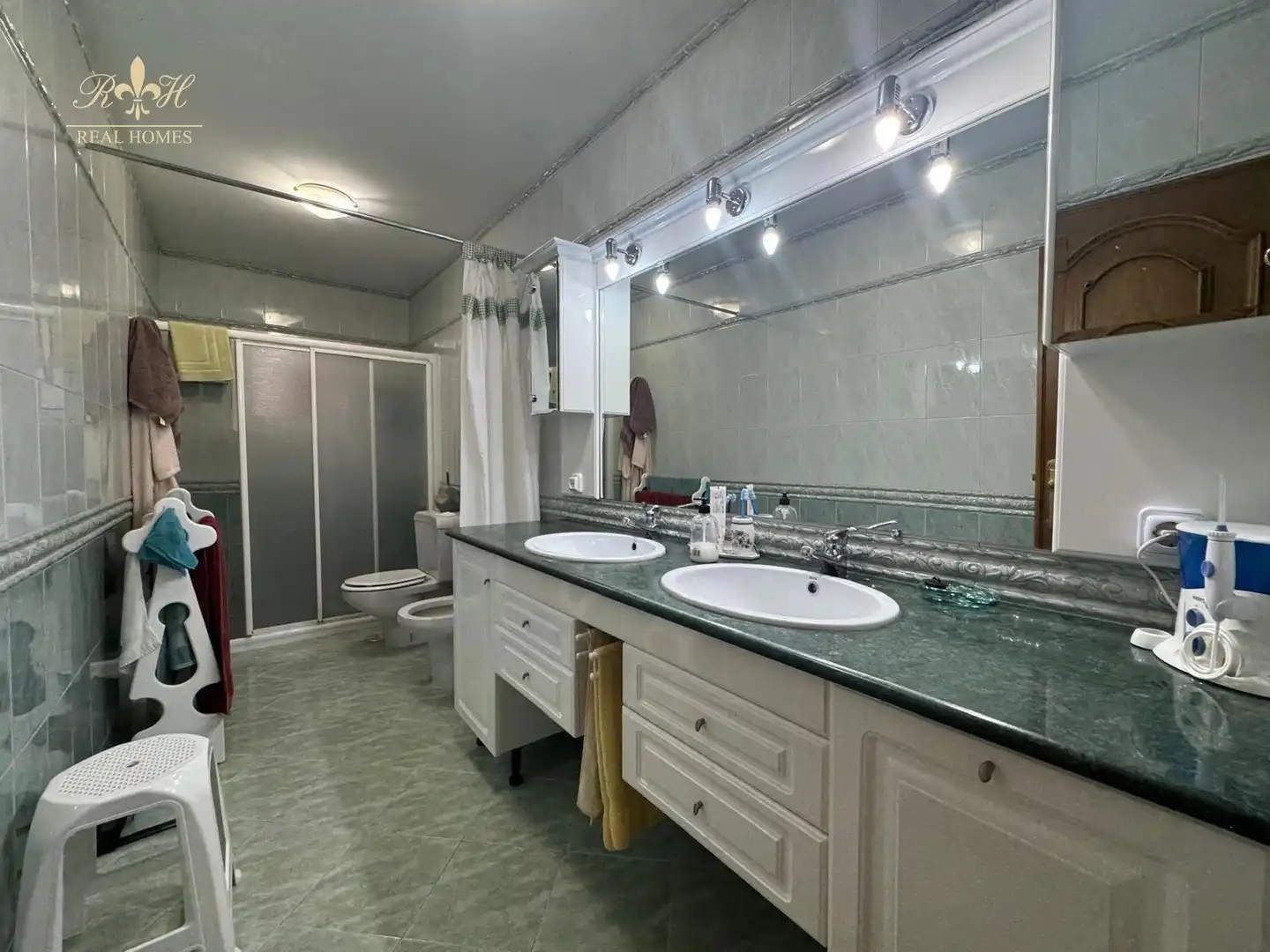 Bathroom of Houses for sale in Benidorm  with Air Conditioner, Terrace and Swimming Pool