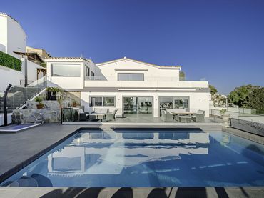Casa con piscina en venta en Benalmádena pueblo