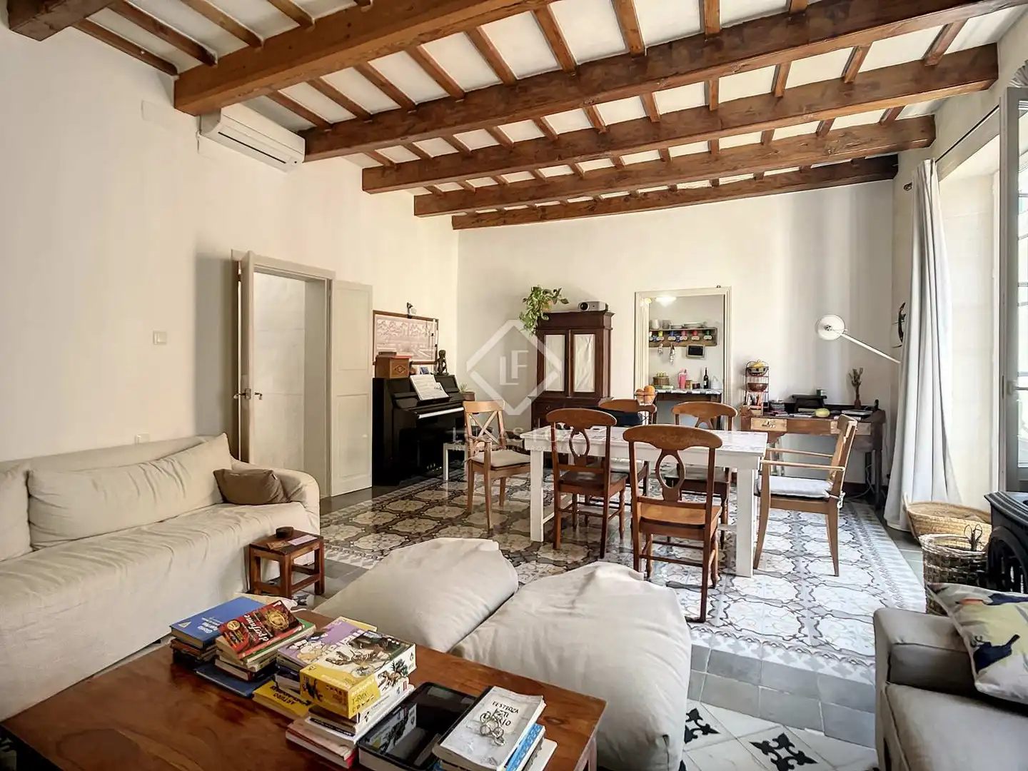 Living room of Houses for sale in Maó - Mahón  with Air Conditioner, Heating and Parquet flooring