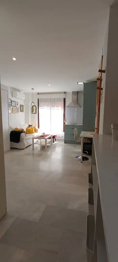 Sala d'estar de Planta baixa de lloguer en La Zubia amb Aire condicionat, Calefacció i Moblat